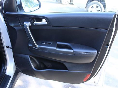 Used 2022 Kia Sportage LX FWD image 19