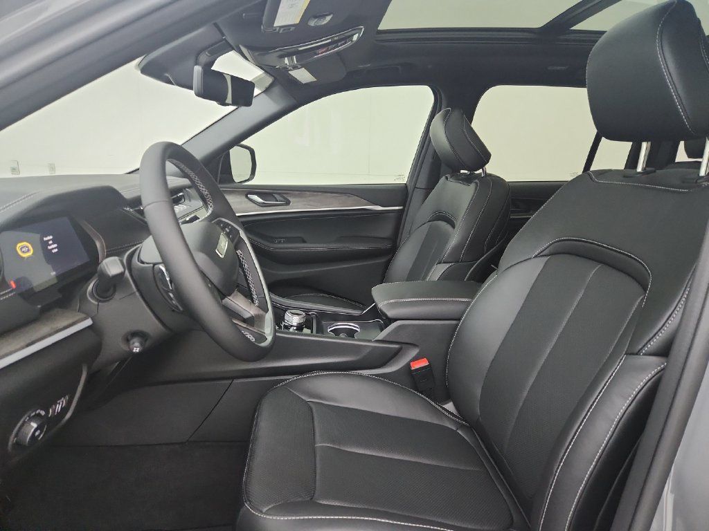 New 2027 Jeep Grand Cherokee Limited AWD/4WD image 18