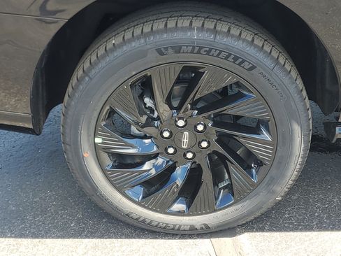 New 2026 Lincoln Navigator Reserve w/ Jet Appearance Package AWD/4WD image 5