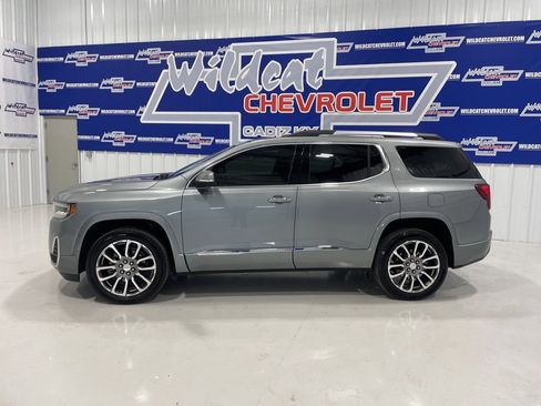Used 2023 GMC Acadia Denali image 3