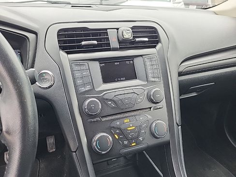 Used 2018 Ford Fusion SE w/ Equipment Group 601A image 12