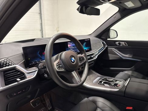 Used 2025 BMW X5 xDrive40i w/ M Sport Package image 11