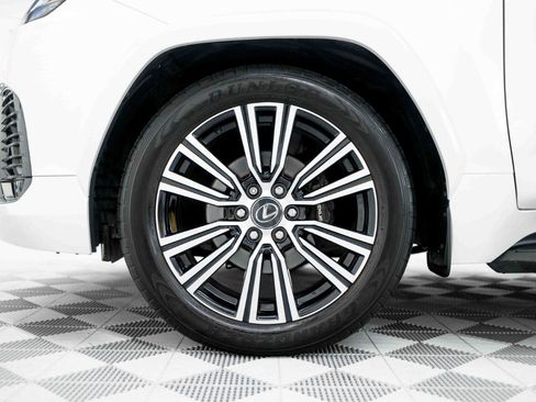 Used 2024 Lexus LX 600 4WD w/ Appearance Package image 31