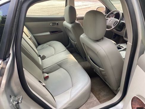 Used 2009 Buick LaCrosse CXL w/ Driver Confidence Package FWD image 18