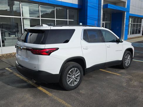Used 2023 Chevrolet Traverse LT image 9