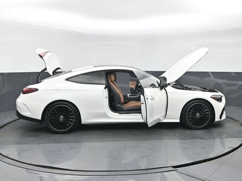 Used 2024 Mercedes-Benz CLE 450 4MATIC Coupe image 39