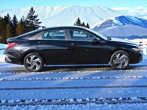 Used 2024 Hyundai Elantra Limited image 7