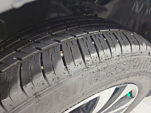 Certified 2024 Volkswagen Tiguan S image 29