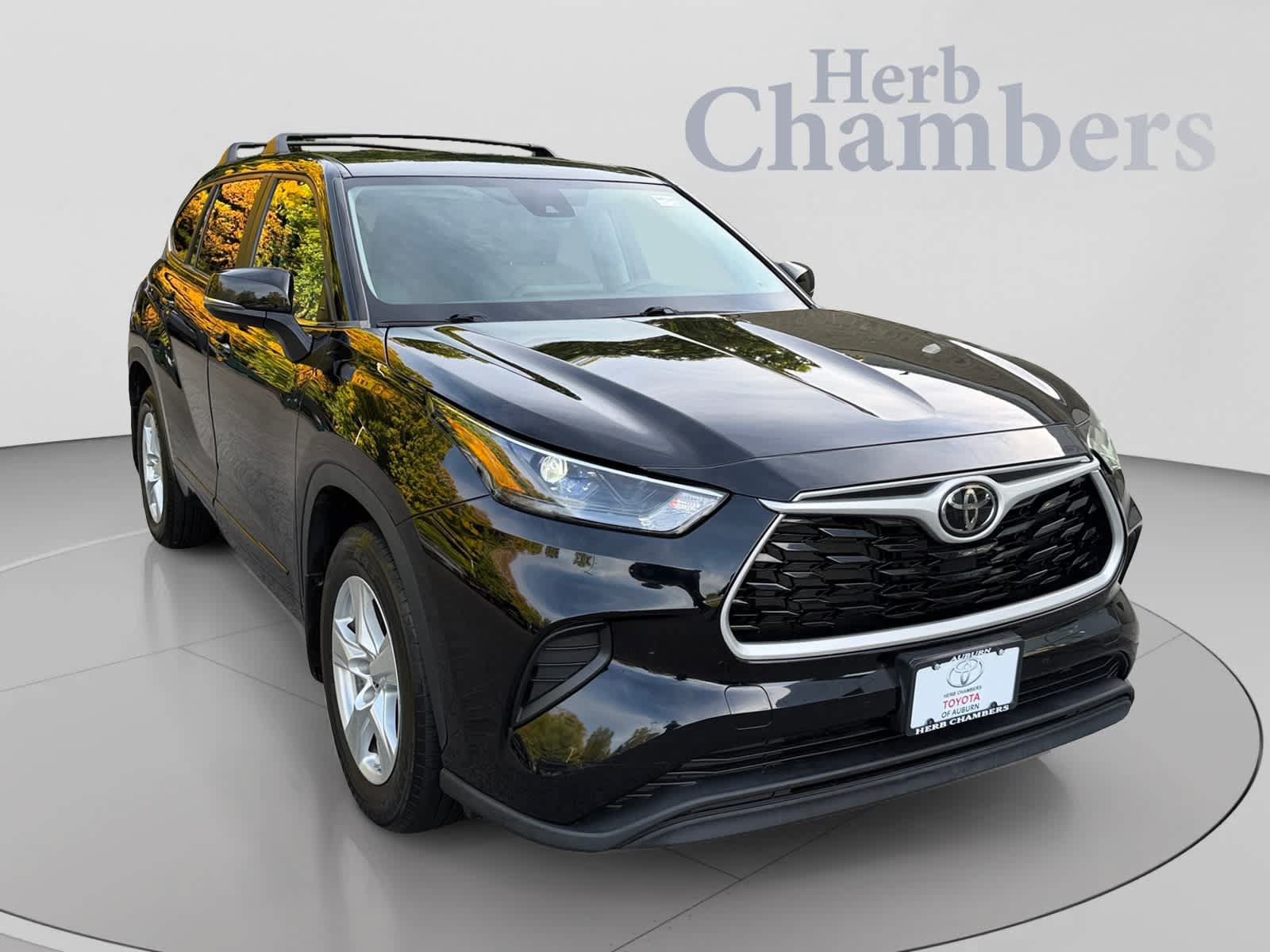 Used 2023 Toyota Highlander L AWD/4WD image 10