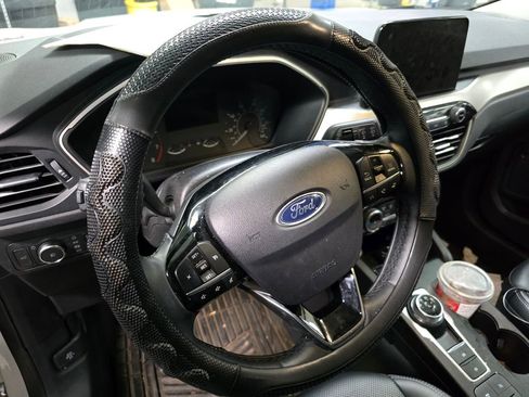 Used 2022 Ford Escape SEL image 13