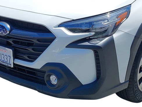 Used 2023 Subaru Outback Premium image 9