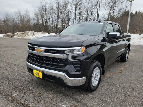 Used 2025 Chevrolet Silverado 1500 LT image 1