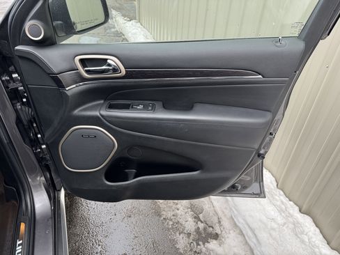 Used 2015 Jeep Grand Cherokee Summit w/ Platinum Series Group image 29