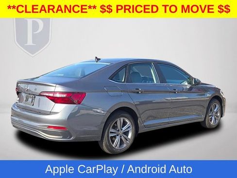 Used 2024 Volkswagen Jetta SE FWD image 7