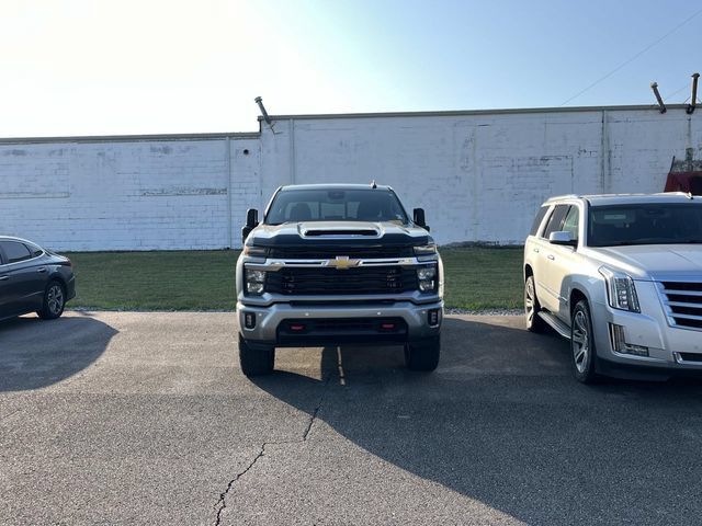Used 2025 Chevrolet Silverado 2500 LT w/ Safety Package AWD/4WD image 7