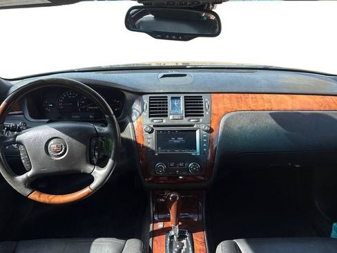 Used 2006 Cadillac DTS FWD image 30