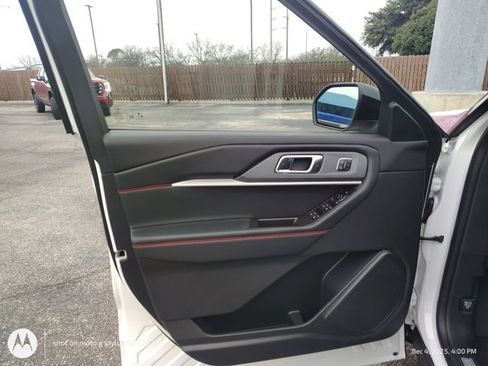 New 2026 Ford Explorer ST-Line w/ ST-Line Street Pack image 18