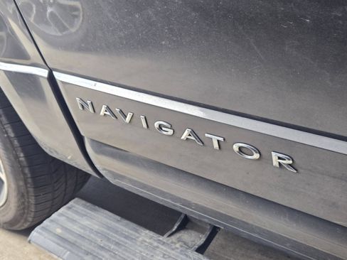 Used 2016 Lincoln Navigator L Reserve RWD image 6