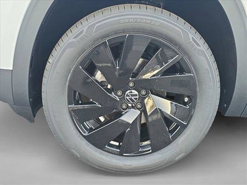 New 2026 Volkswagen Atlas SE FWD image 9