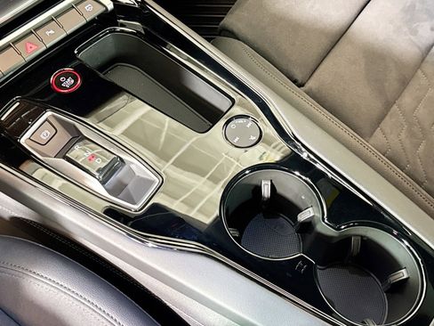 Used 2023 Audi e-tron GT Premium Plus image 16