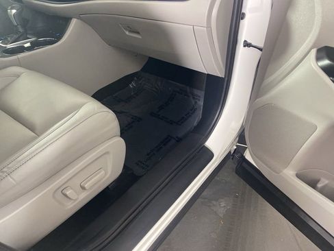 Used 2019 Toyota Highlander XLE image 34