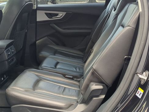 Used 2018 Audi Q7 3.0T Premium image 26
