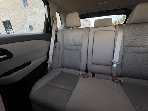Used 2025 Nissan Rogue SV FWD image 41