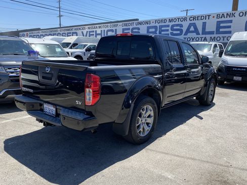 Used 2020 Nissan Frontier SV RWD image 7