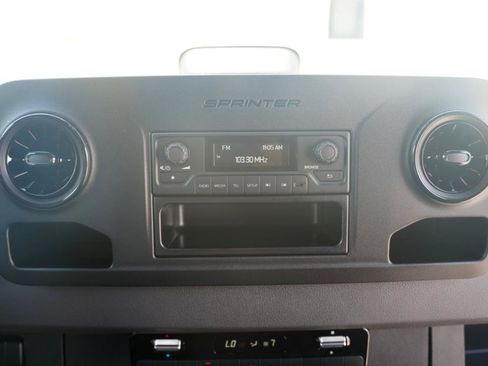 Used 2025 Mercedes-Benz Sprinter 2500 image 16