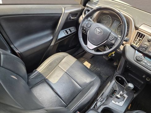 Used 2017 Toyota RAV4 XLE FWD image 11