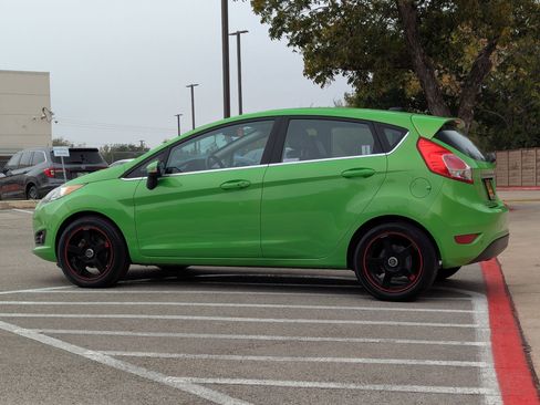 Used 2015 Ford Fiesta Titanium image 6