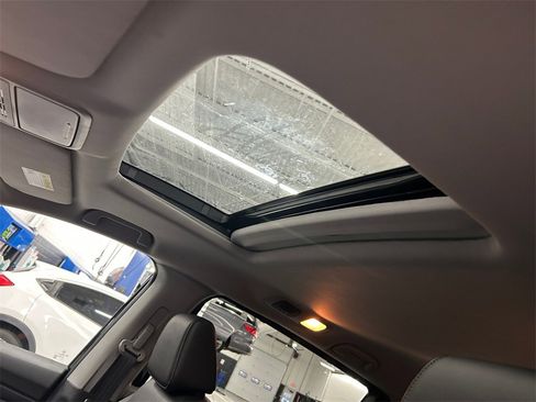 Used 2024 Honda Odyssey EX-L image 16