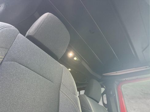 Certified 2025 Jeep Wrangler Unlimited Sahara w/ Safety Group image 17