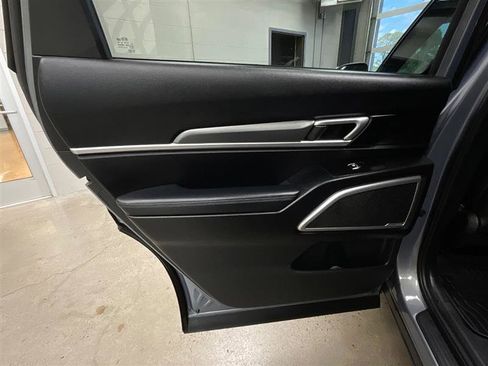 Used 2021 Kia Telluride S FWD image 21