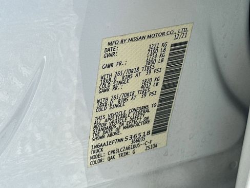 Used 2021 Nissan Titan SV w/ SV Convenience Package image 32