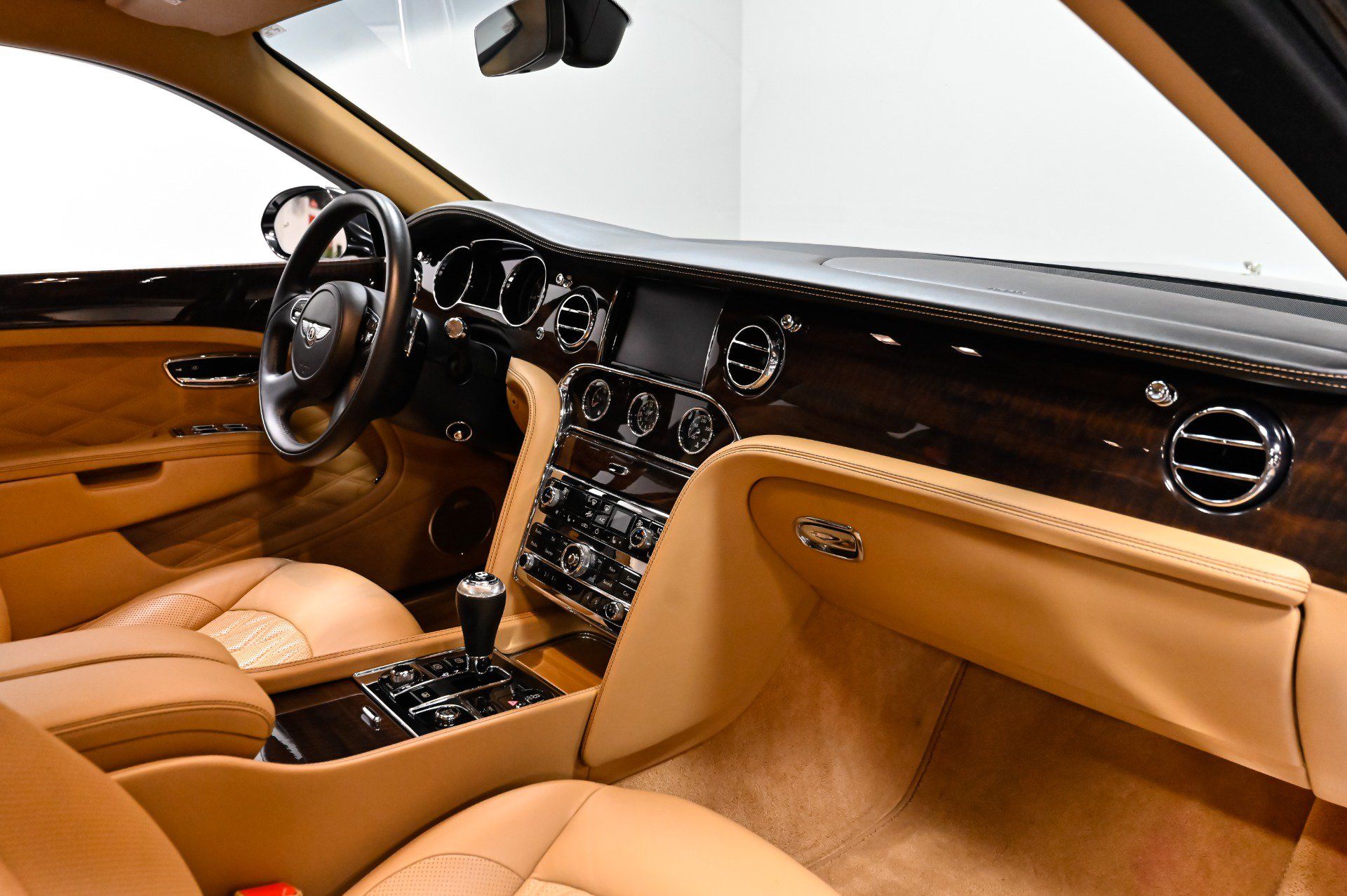 Used 2017 Bentley Mulsanne RWD image 19