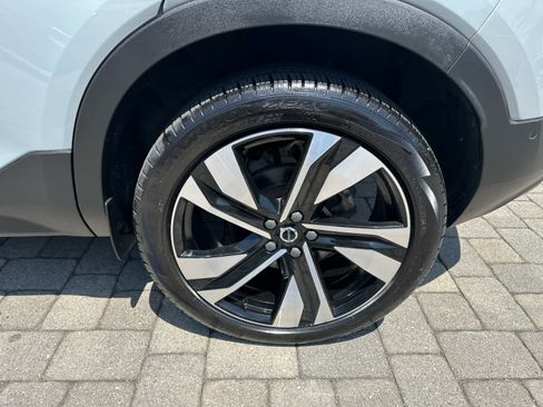 Used 2024 Volvo XC40 B5 Plus w/ Protection Package Premier AWD/4WD image 30