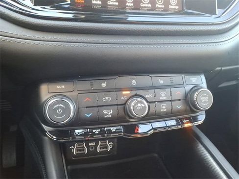 Used 2022 Dodge Durango GT image 16