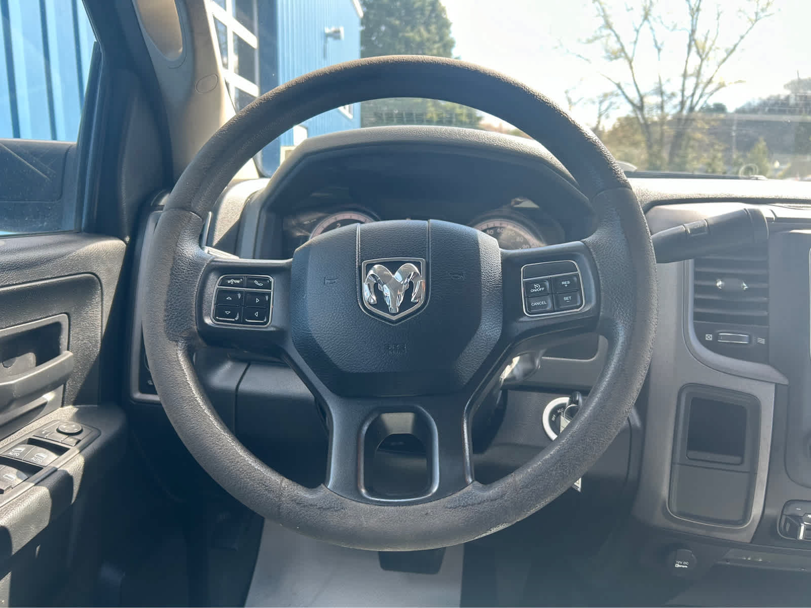 Used 2018 RAM 2500 Tradesman w/ Chrome Appearance Group AWD/4WD image 6
