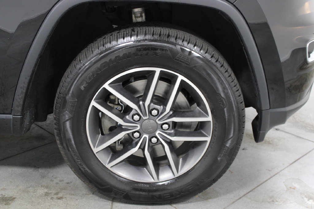 Used 2021 Jeep Grand Cherokee Limited AWD/4WD image 63