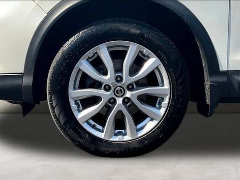 Used 2020 Nissan Rogue Sport SV AWD/4WD image 32