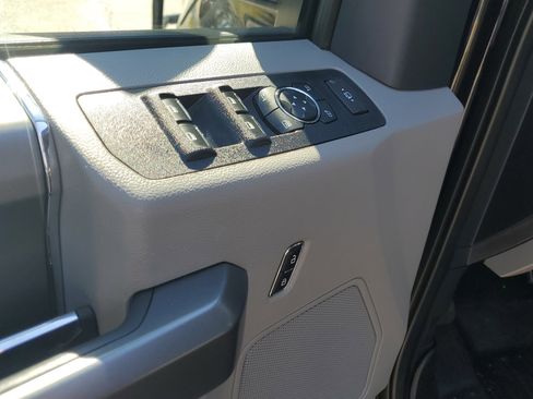 Used 2022 Ford F250 XLT w/ XLT Premium Package image 19