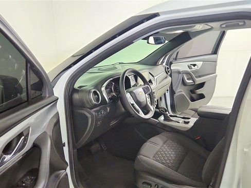 Used 2020 Chevrolet Blazer LT image 25