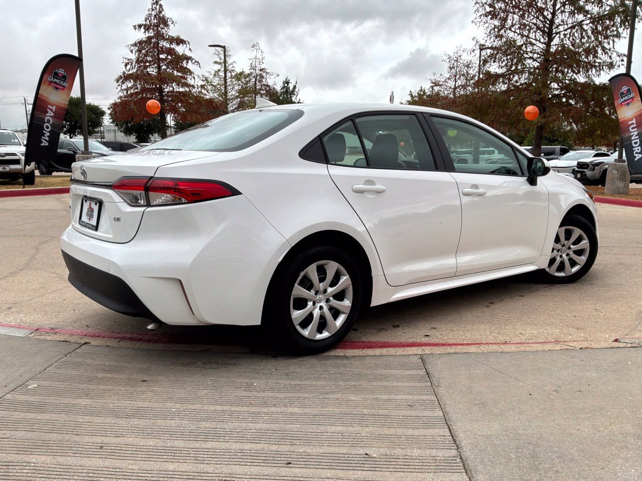 Used 2026 Toyota Corolla LE FWD image 6