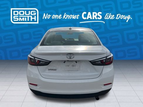 Used 2019 Toyota Yaris LE image 4