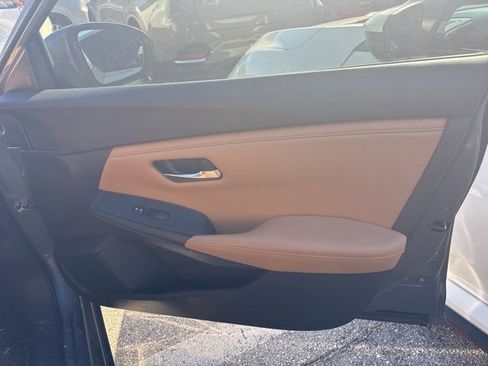 Used 2023 Nissan Sentra SV w/ SV Premium Package image 8