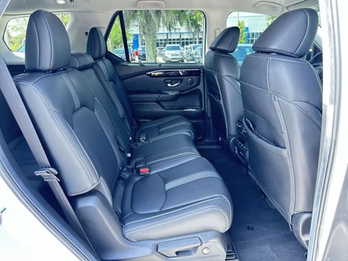 Used 2025 Honda Pilot EX-L image 16