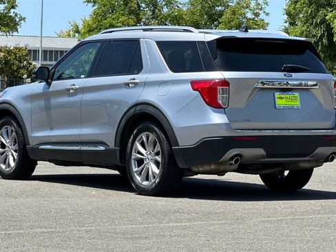 Used 2022 Ford Explorer Limited w/ Equipment Group 301A image 3