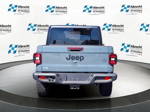 New 2026 Jeep Gladiator Sport AWD/4WD image 4