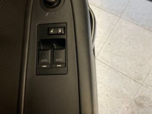 Used 2014 Dodge Challenger SXT RWD image 15